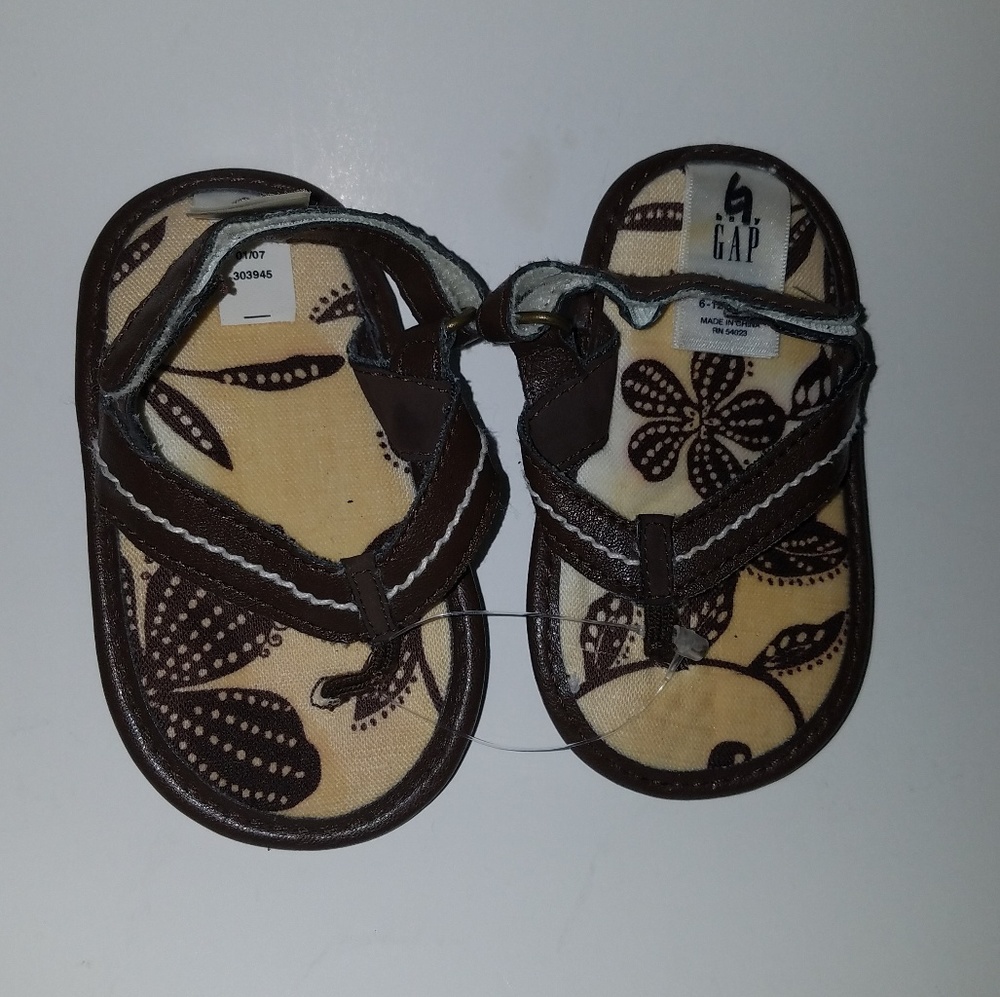 Gap Baby Newborn 6-12 months sandals